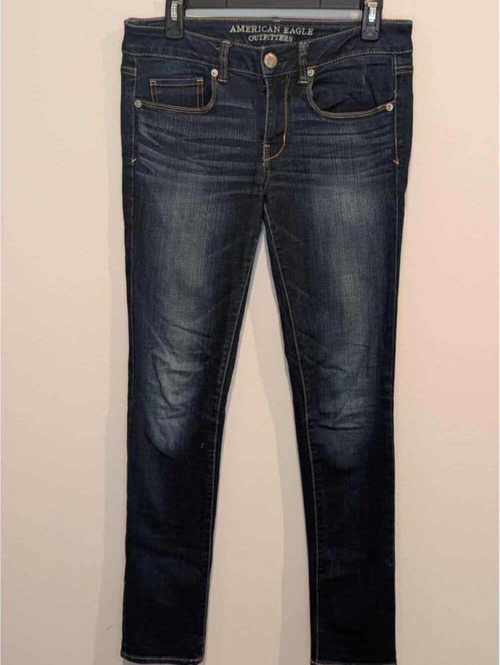 American Eagle dark wash skinny jeans